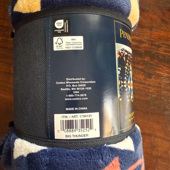 NWT Pendleton Big Thunder Navy Aztec Southwestern Geometric Fleece Throw Blanket - Picture 5 of 10